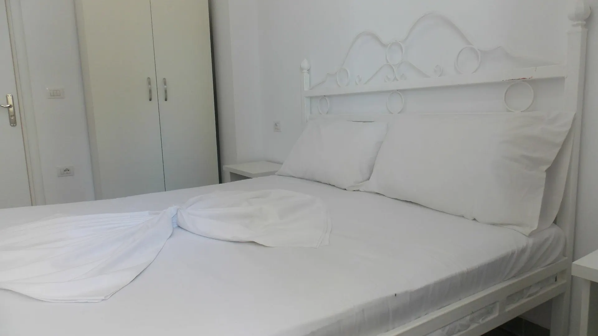 Santa Paola Apartments Sarande