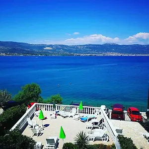 https://villa-fjaba.hotels-in-trogir.com