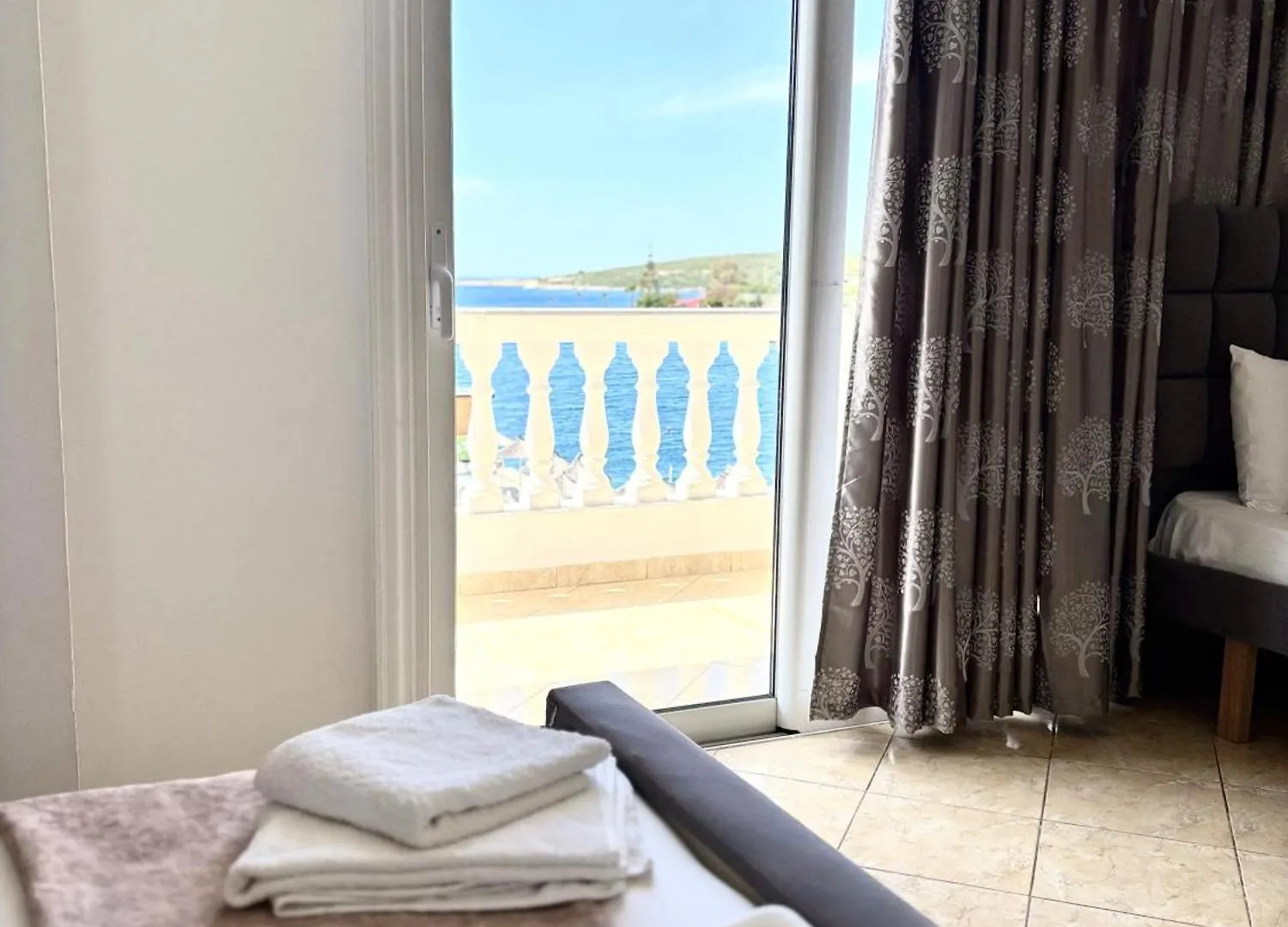 Santa Paola Apartments Sarande Albania